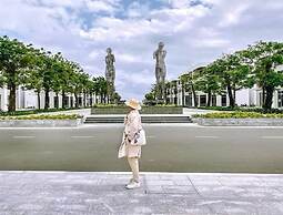 The Sea View Cam Ranh