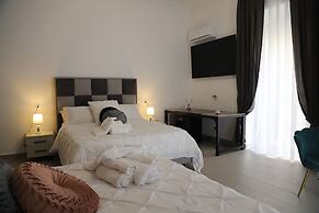 Emerella Luxury Suites-Siderno Lungomare