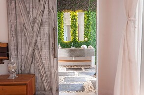 Perfect Beach Location For Families And Weddings