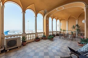 Sea View House Next to Genova Waterfront