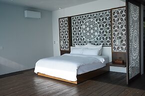 Secret Pool Villa SEJI