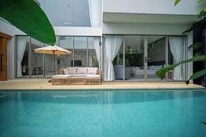 Zenithy 3BR Villa with Pool by NLA