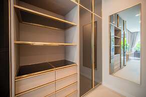 Zenithy 3BR Villa with Pool by NLA