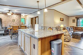 4 Mi to Lake Francis: Peaceful Pittsburg Home