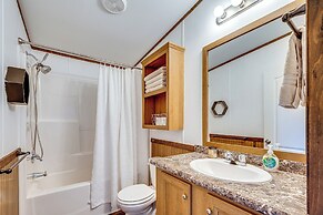 4 Mi to Lake Francis: Peaceful Pittsburg Home