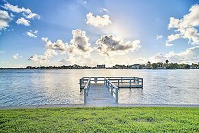 4th-floor Waterfront Condo on Treasure Island!