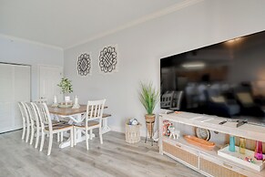 4th-floor Waterfront Condo on Treasure Island!