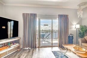 4th-floor Waterfront Condo on Treasure Island!