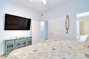 4th-floor Waterfront Condo on Treasure Island!