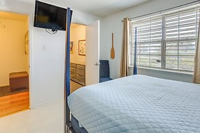 Townhome Near Beach in Galveston: Furnished Patio!