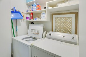 Townhome Near Beach in Galveston: Furnished Patio!