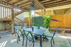 Townhome Near Beach in Galveston: Furnished Patio!