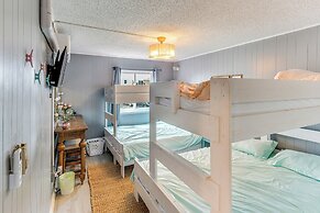 1 Mi to Jolly Roger: Condo w/ Pool in Ocean City!