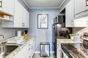 1 Mi to Jolly Roger: Condo w/ Pool in Ocean City!