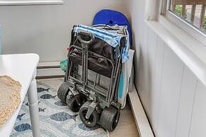 1 Mi to Jolly Roger: Condo w/ Pool in Ocean City!