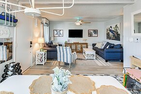 1 Mi to Jolly Roger: Condo w/ Pool in Ocean City!