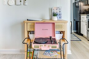 1 Mi to Jolly Roger: Condo w/ Pool in Ocean City!