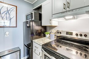 1 Mi to Jolly Roger: Condo w/ Pool in Ocean City!