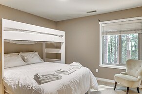 1 Mi to Beach: Tahoe City Retreat w/ Game Room