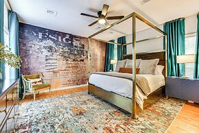 Colorful Baton Rouge Home: Deck, Grill & Fire Pit