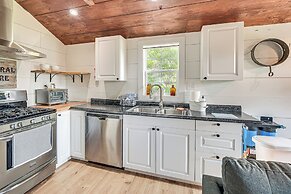 Isle La Motte Cabin ~ 3 Mi to Lake Champlain!