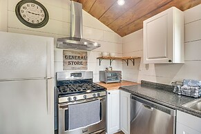 Isle La Motte Cabin ~ 3 Mi to Lake Champlain!