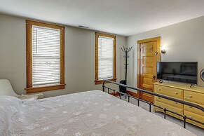 3 Mi to Cedar Point: Sunny Sandusky Home w/ Yard