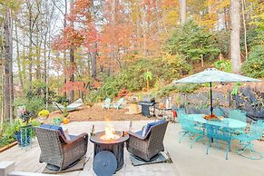 Blue Ridge Mtn Retreat: Porches & Creek Access