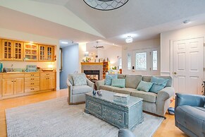 Blue Ridge Mtn Retreat: Porches & Creek Access