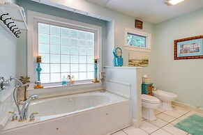 Blue Ridge Mtn Retreat: Porches & Creek Access