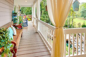 Blue Ridge Mtn Retreat: Porches & Creek Access
