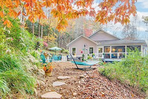 Blue Ridge Mtn Retreat: Porches & Creek Access