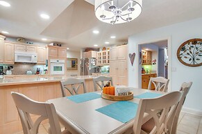 Blue Ridge Mtn Retreat: Porches & Creek Access