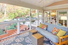 Blue Ridge Mtn Retreat: Porches & Creek Access