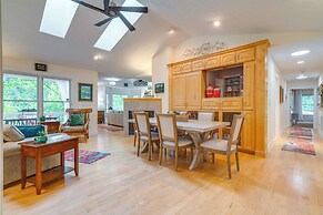 Blue Ridge Mtn Retreat: Porches & Creek Access