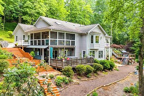 Blue Ridge Mtn Retreat: Porches & Creek Access