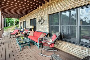 Mountain & Waterfall Views: Stunning Dahlonega Gem