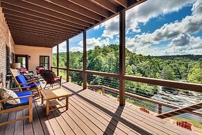 Mountain & Waterfall Views: Stunning Dahlonega Gem