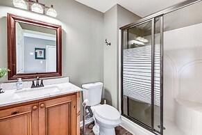 Mountain & Waterfall Views: Stunning Dahlonega Gem