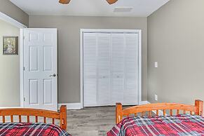 Mountain & Waterfall Views: Stunning Dahlonega Gem