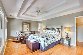 Mountain & Waterfall Views: Stunning Dahlonega Gem