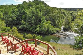 Mountain & Waterfall Views: Stunning Dahlonega Gem