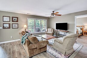 Mountain & Waterfall Views: Stunning Dahlonega Gem