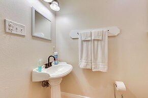 Group-friendly Louisana Hideaway: Hunt & Fish!