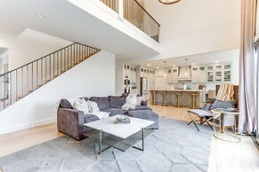 Luxury Fayetteville Escape w/ Hot Tub & Pool!
