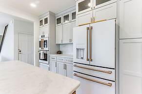 Luxury Fayetteville Escape w/ Hot Tub & Pool!