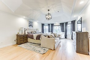 Luxury Fayetteville Escape w/ Hot Tub & Pool!