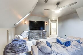 Luxury Fayetteville Escape w/ Hot Tub & Pool!