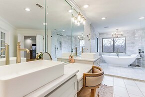 Luxury Fayetteville Escape w/ Hot Tub & Pool!