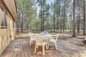 1 Mi to State Park: Peaceful La Pine Cabin w/ Deck